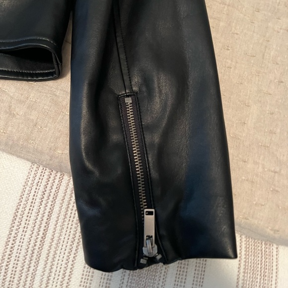 Gap faux leather jacket - Picture 6 of 6